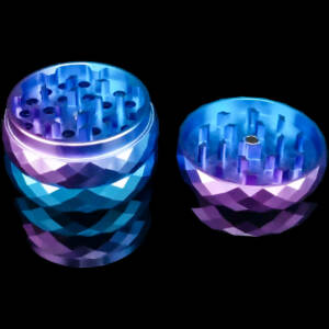 produkt 1834 honeypuff diamond cutting grinder rainbow blau lila rautenform 4 tlg aluminium 50mm geschenkbox 420 somewhere