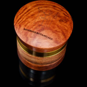 produkt 1840 bavarian botanicals holz grinder rosenholz aluminium gold kindl gravur 60mm 4 tlg crusher shredder kraeutermuehle edel