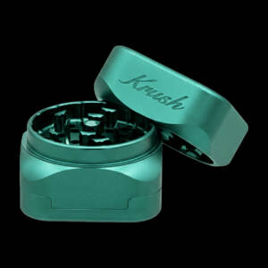 produkt 2139 krush kube 3 0 emerald green dunkelgruen 4 tlg grinder crusher kraeutermuehle shredder quadratisch aluminium gruen pollensieb